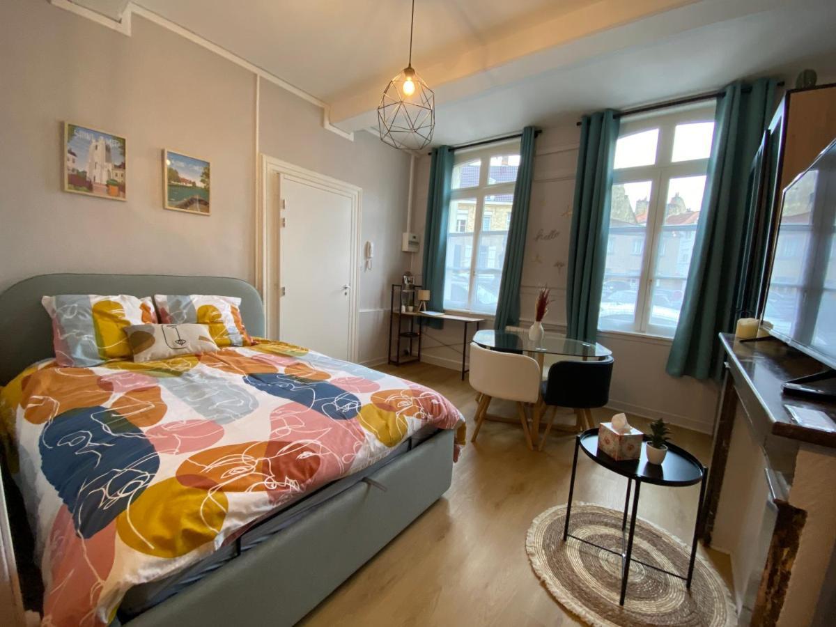 Studio En Plein Coeur De Ville Сент Омер Екстериор снимка